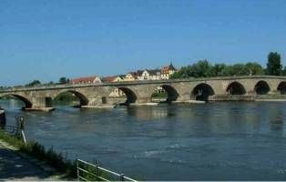 Die Steinerne Brücke in Regensburg
